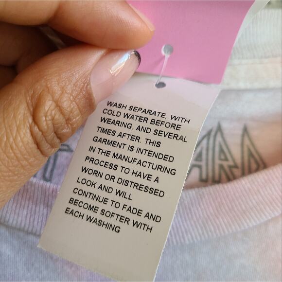 NWT Def Leppard NWT Pink Tie Dye Hysteria Graphic Band Tee Small - Picture 6 of 10